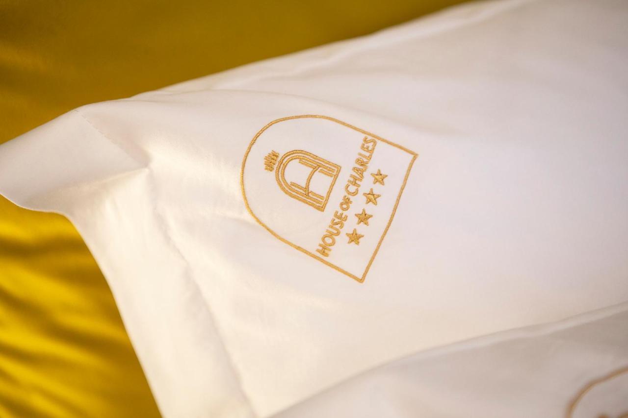 فندق House Of Charles كاري المظهر الخارجي الصورة